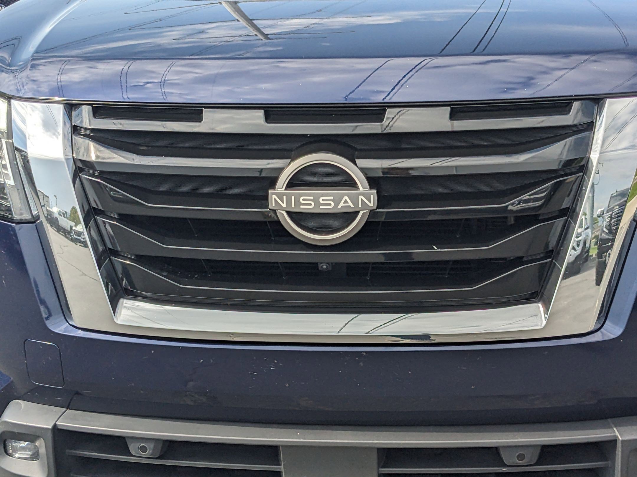 2022 Nissan Pathfinder Platinum photo 3