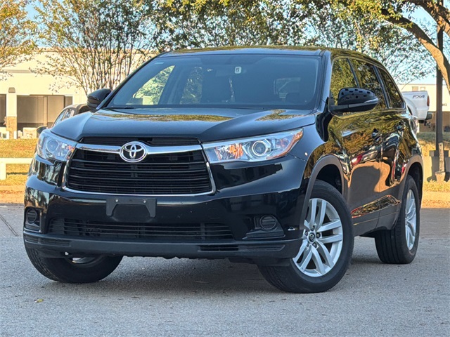 2016 Toyota Highlander LE's photo