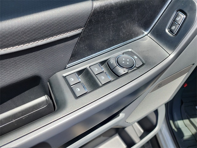 2025 Ford F-150 Lightning photo 15