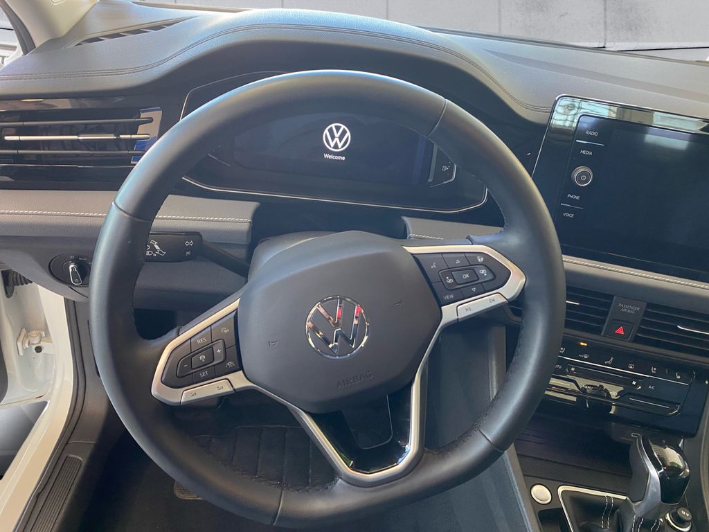 2025 Volkswagen Jetta 1.5T SEL photo 8