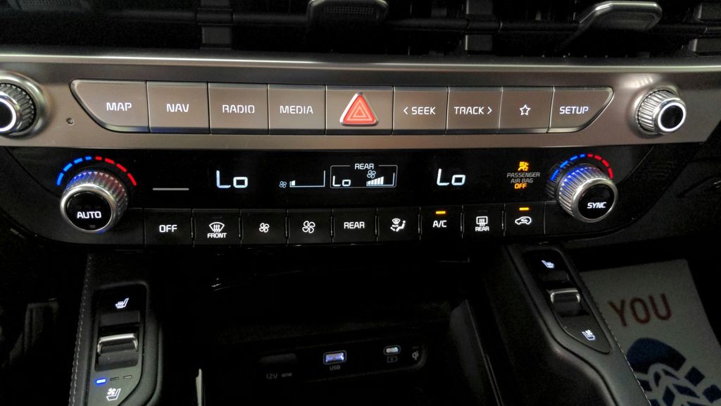 2024 Kia Telluride EX photo 16