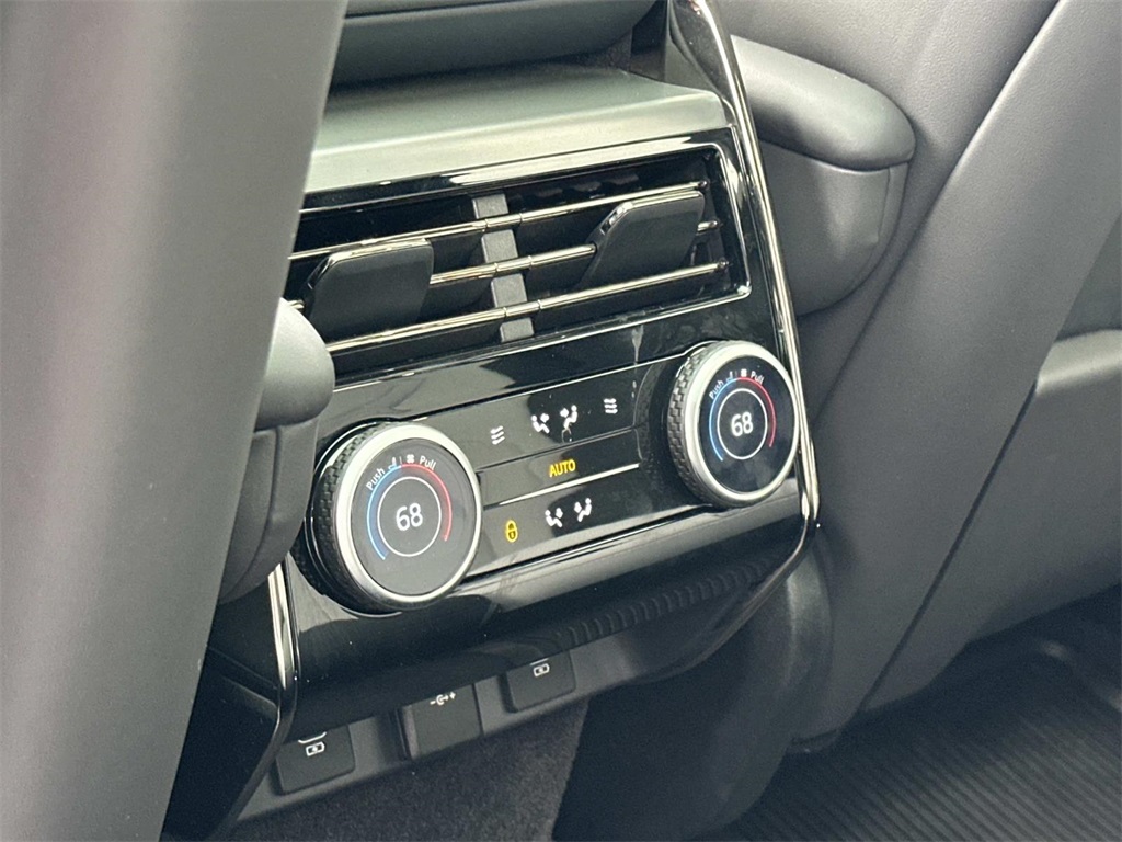 2025 Land Rover Range Rover Sport SE photo 12