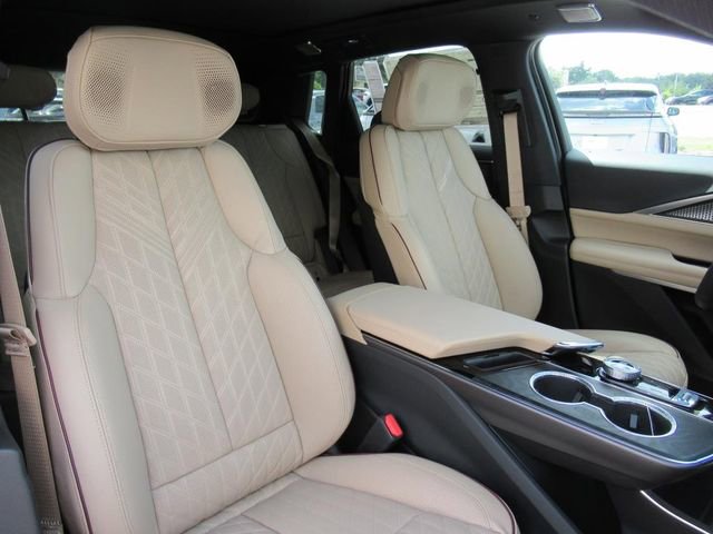 2026 Cadillac Lyriq photo 10