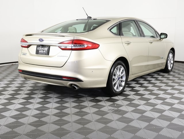 2017 Ford Fusion Energi Platinum photo 4
