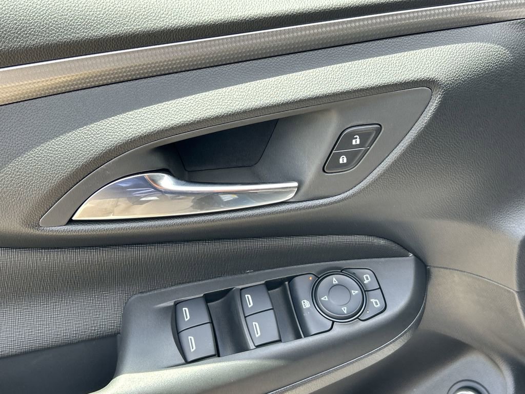 2025 Buick Envista Avenir photo 17