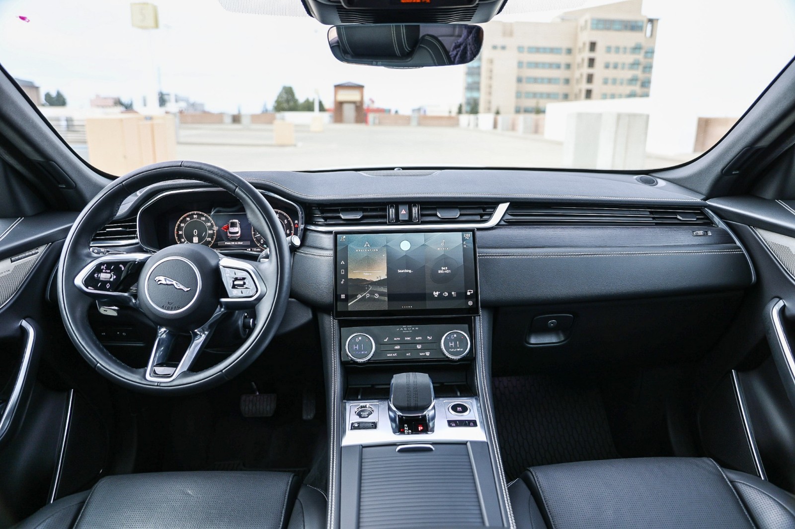 2024 Jaguar F-PACE P250 R-Dynamic S photo 10