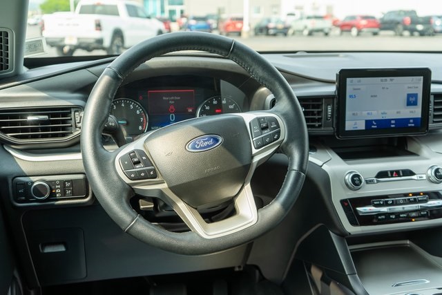 2023 Ford Explorer XLT photo 13