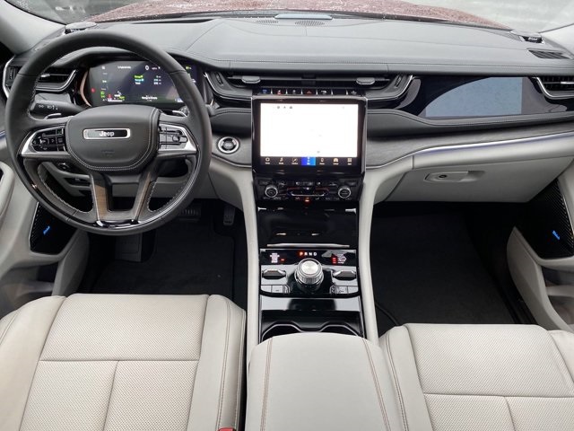 2022 Jeep Grand Cherokee Overland 4xe photo 13