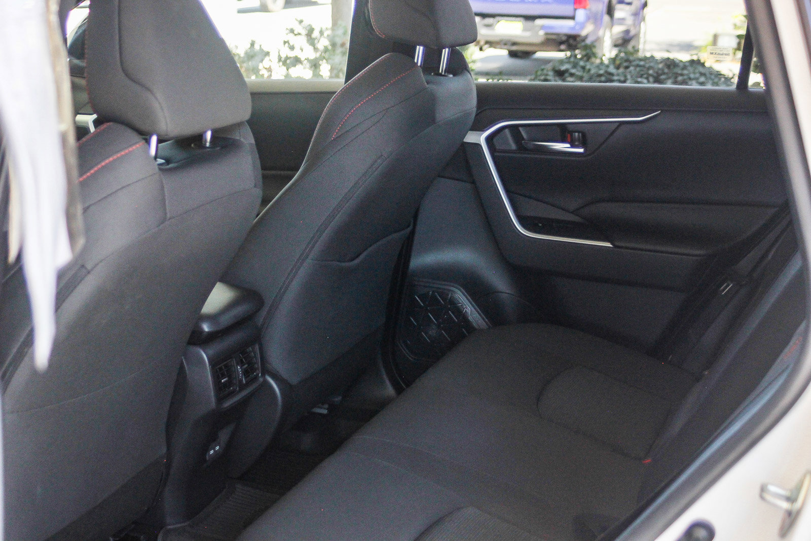 2024 Toyota RAV4 Prime SE photo 17