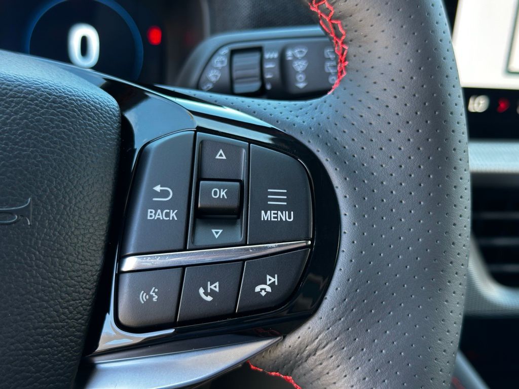 2025 Ford Explorer ST-Line photo 11