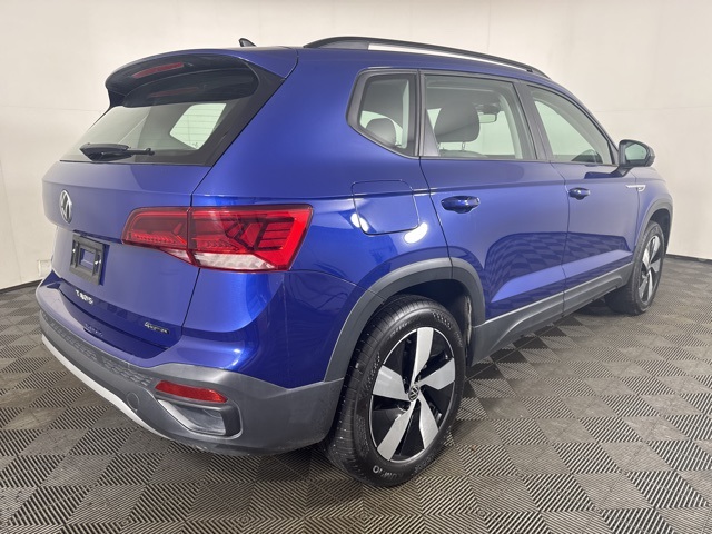 2024 Volkswagen Taos S photo 2
