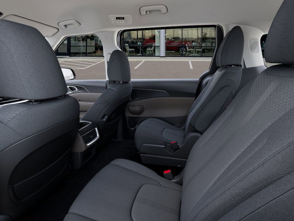 2026 Kia Carnival LX photo 21