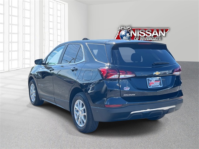 2023 Chevrolet Equinox LT photo 2