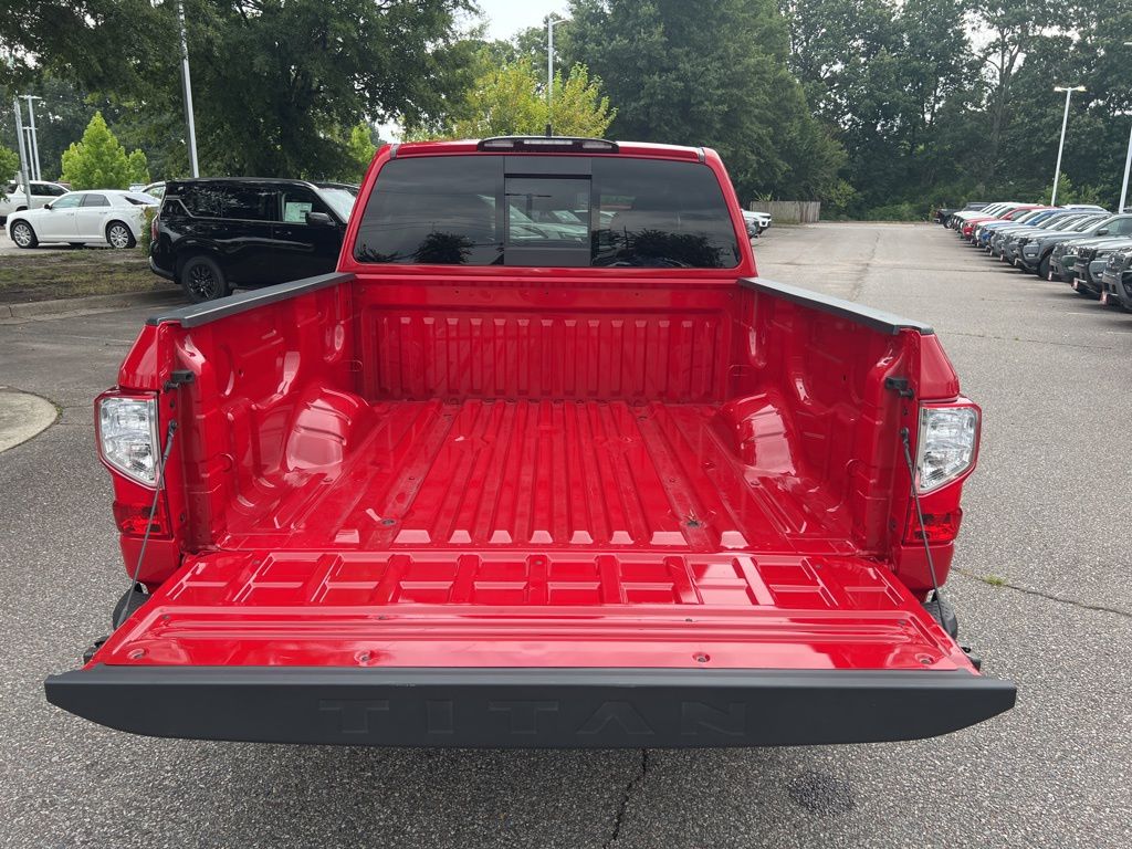 2024 Nissan Titan SV photo 16