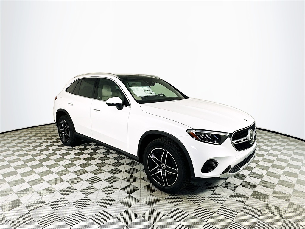 2026 Mercedes-Benz GLC Base's photo