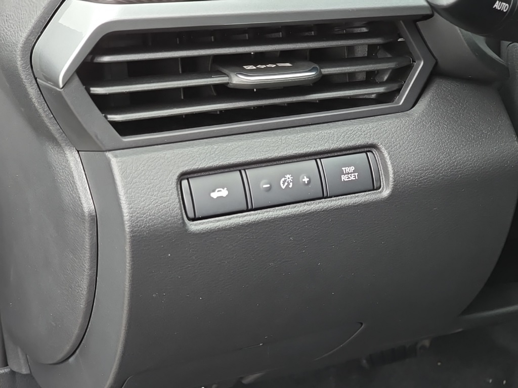 2025 Nissan Altima SR photo 11