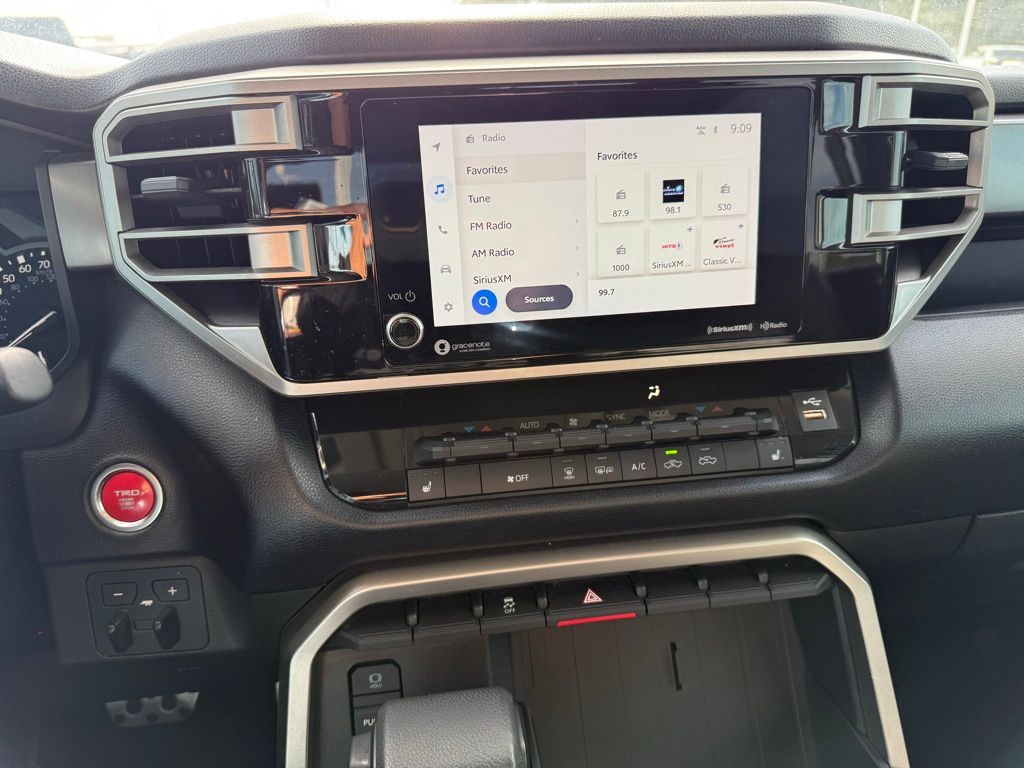 2022 Toyota Tundra TRD photo 18