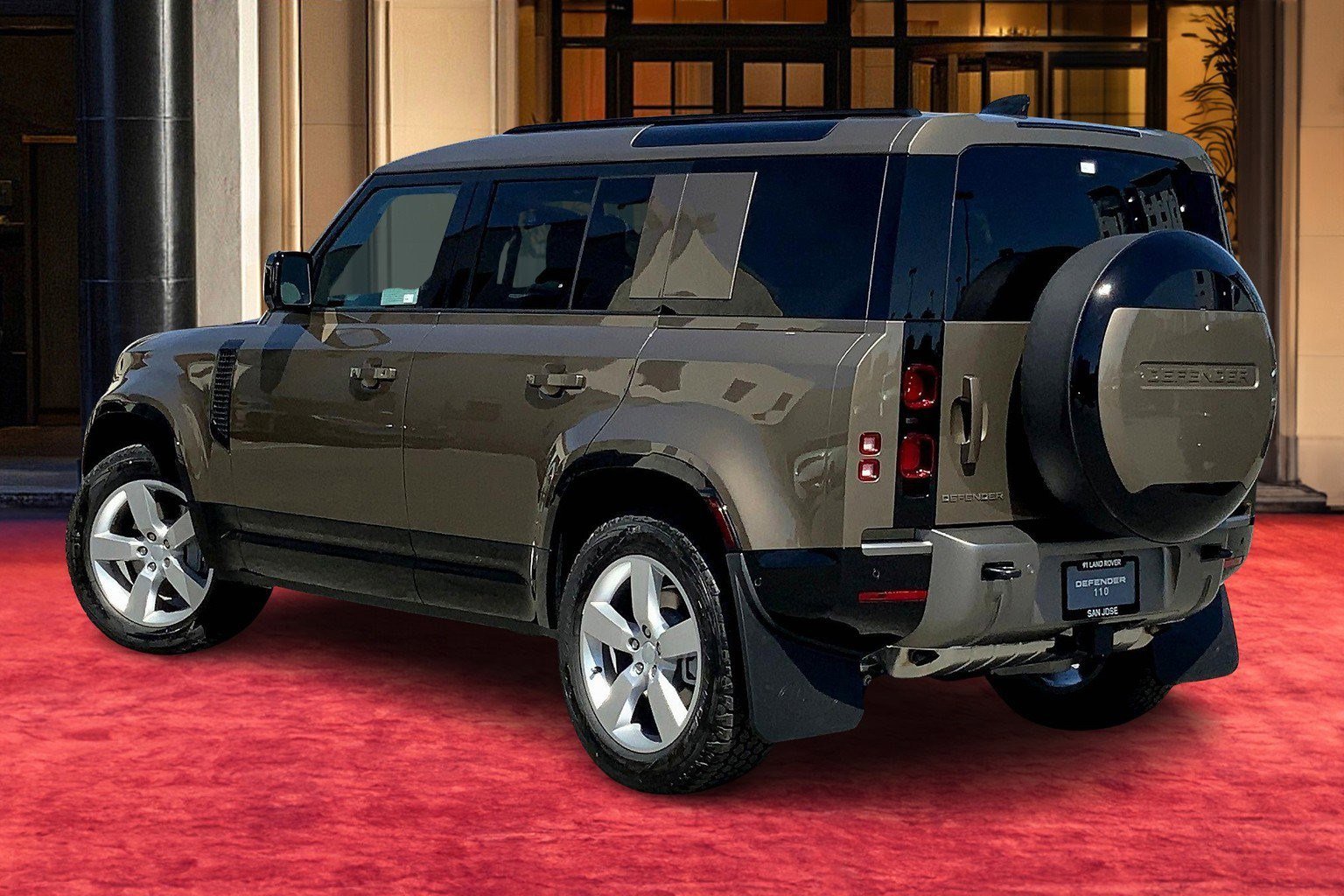 2025 Land Rover Defender 110 X-Dynamic SE photo 3