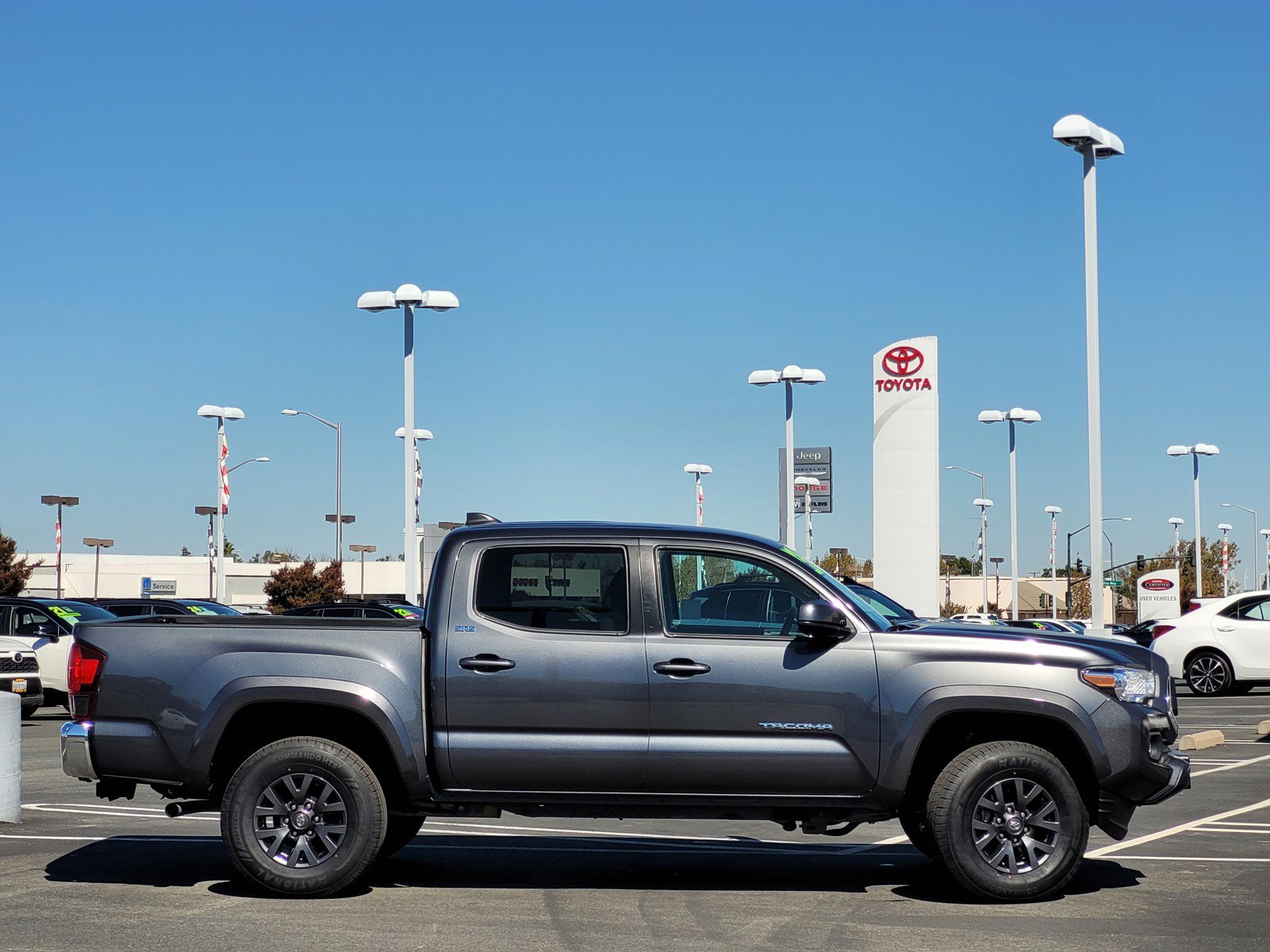 2023 Toyota Tacoma 4x4 photo 3