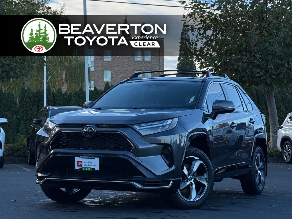2025 Toyota RAV4 SE's photo