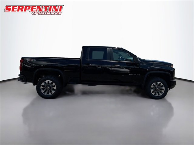 2025 Chevrolet Silverado 2500HD Custom photo 4