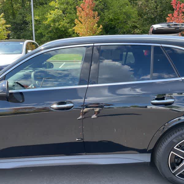 2023 Mercedes Benz GLC 300 4MATIC photo 2