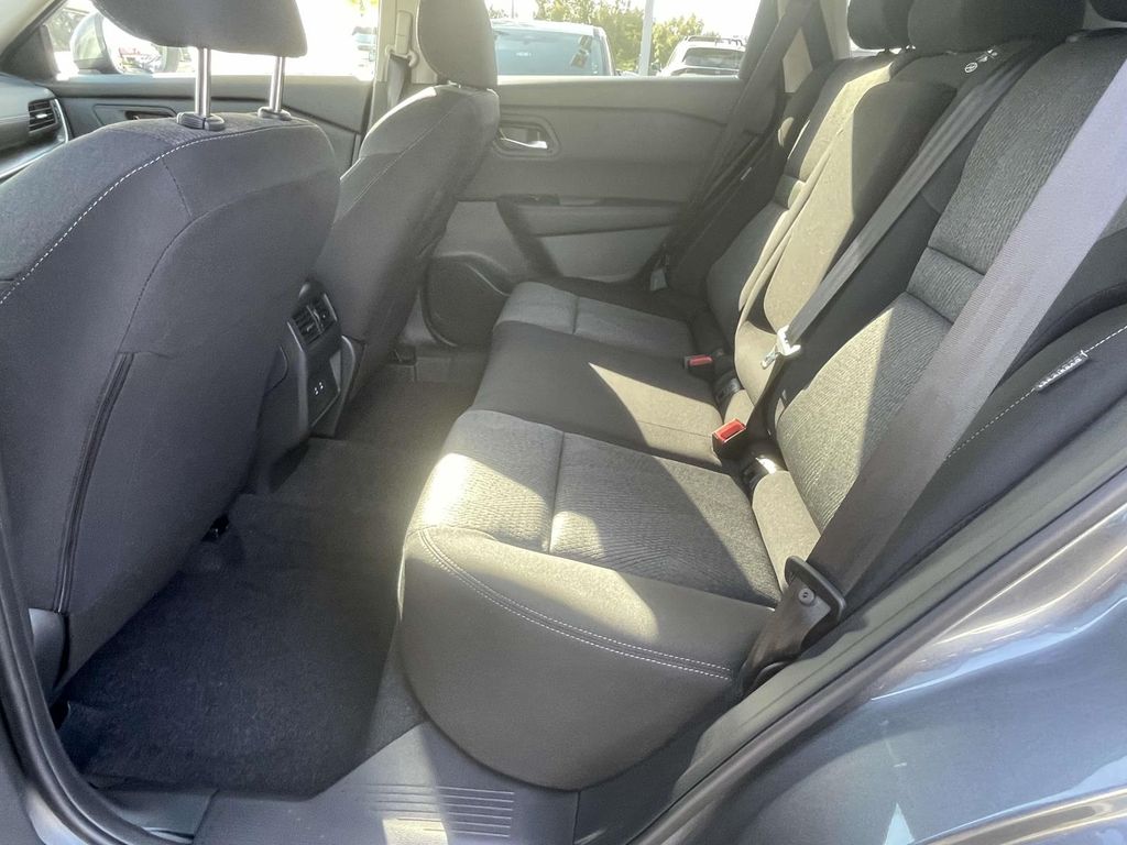 2026 Nissan Rogue SV photo 10