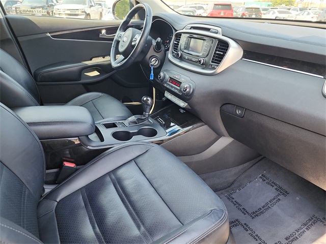 2016 Kia Sorento EX photo 17