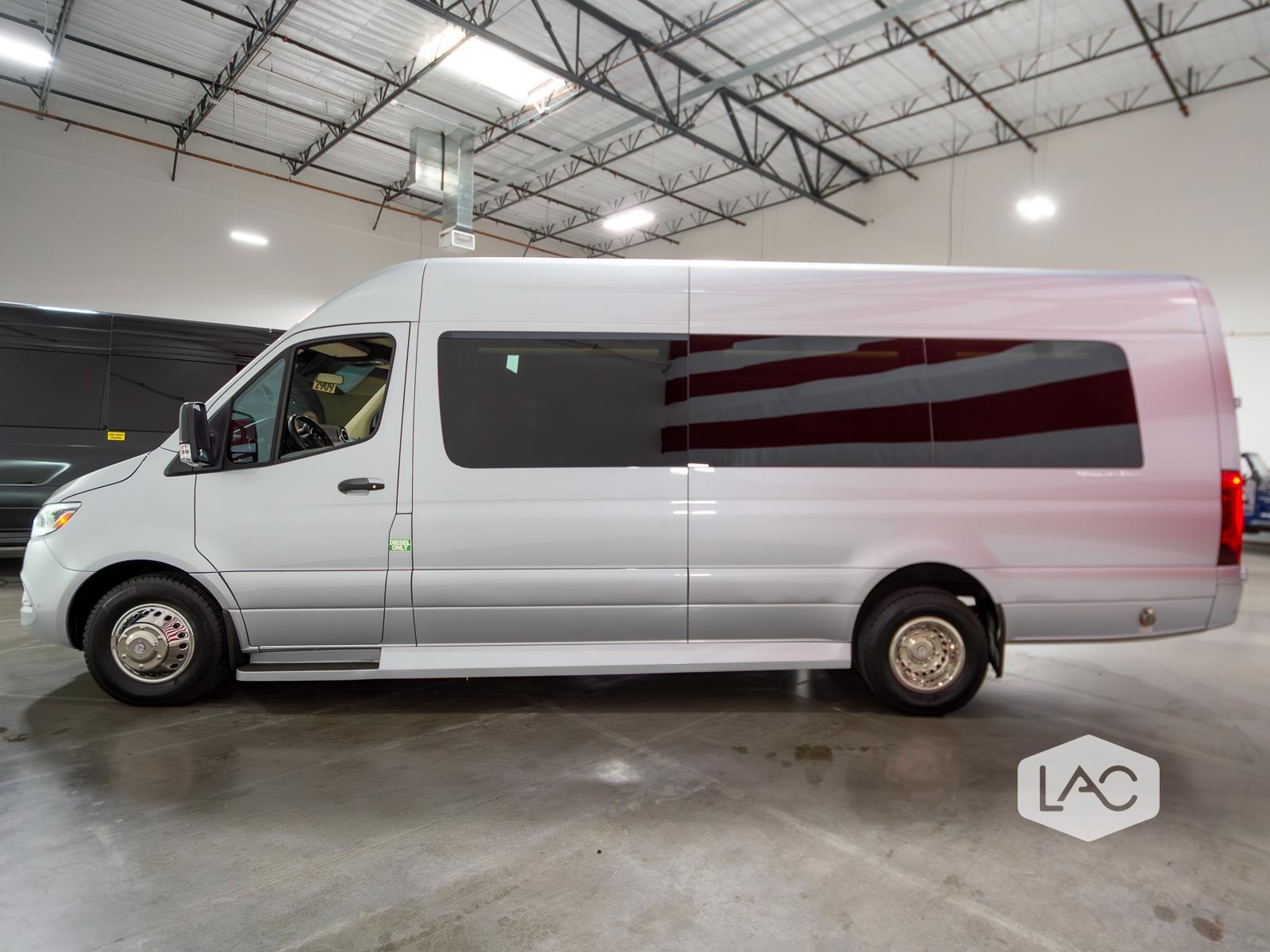 2022 Mercedes Benz Sprinter Cargo Van photo 11