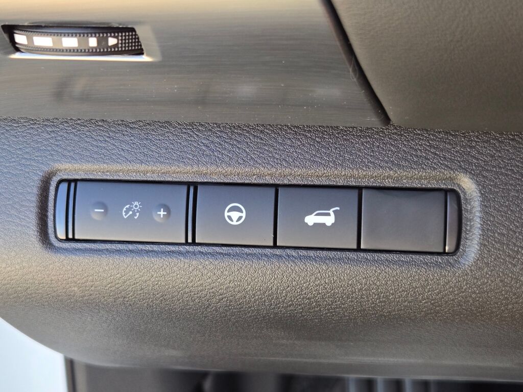 2025 Nissan Pathfinder SL photo 20