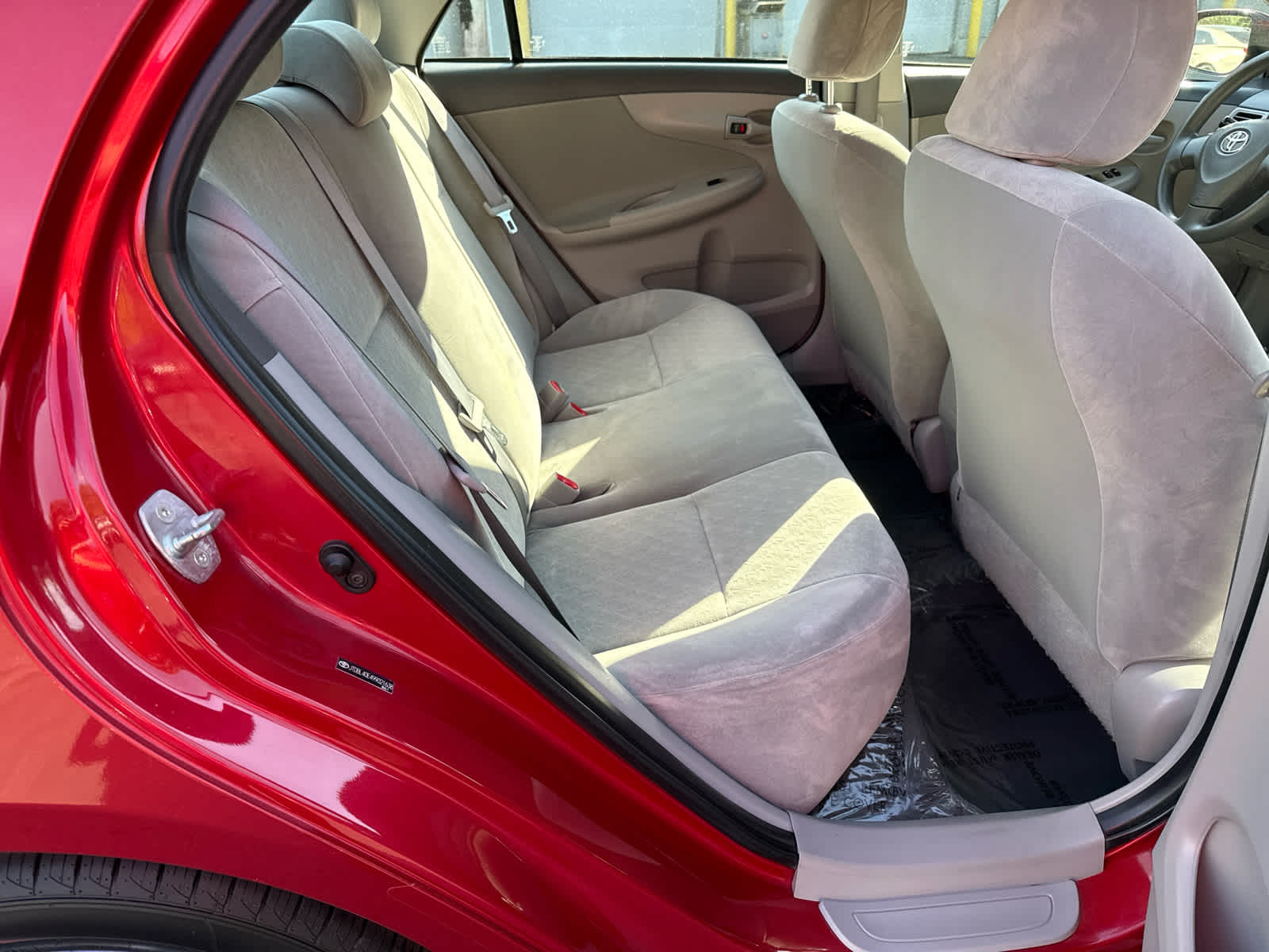 2009 Toyota Corolla LE photo 14