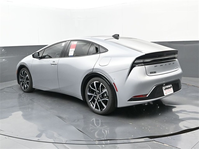 2026 Toyota Prius Plug-in Hybrid XSE Premium photo 3