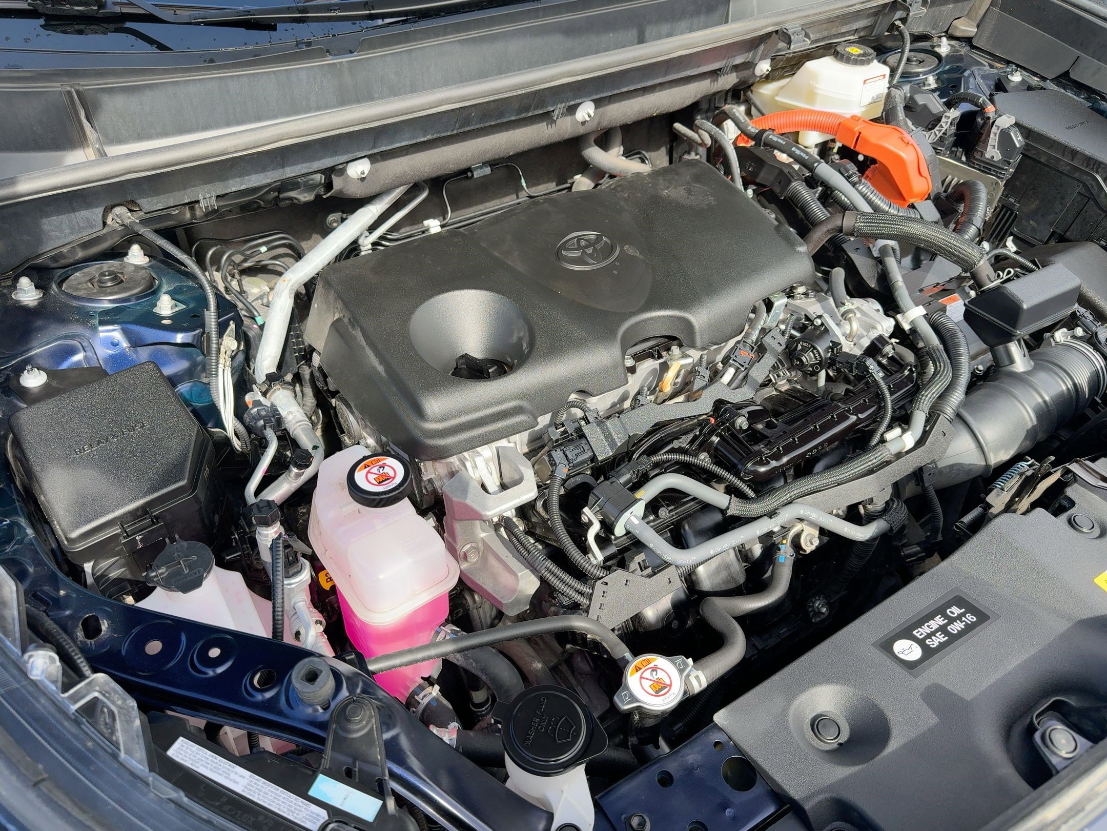 2022 Toyota RAV4 Hybrid XLE Premium photo 31