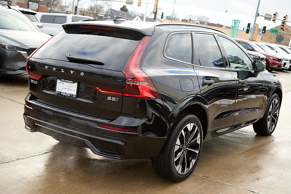 2026 VOLVO XC60 - Image 8