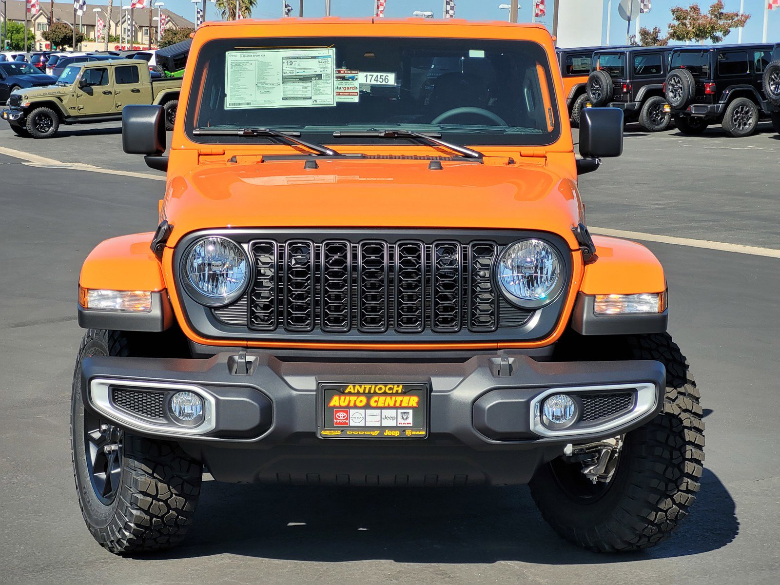 2025 Jeep Gladiator Sport photo 2
