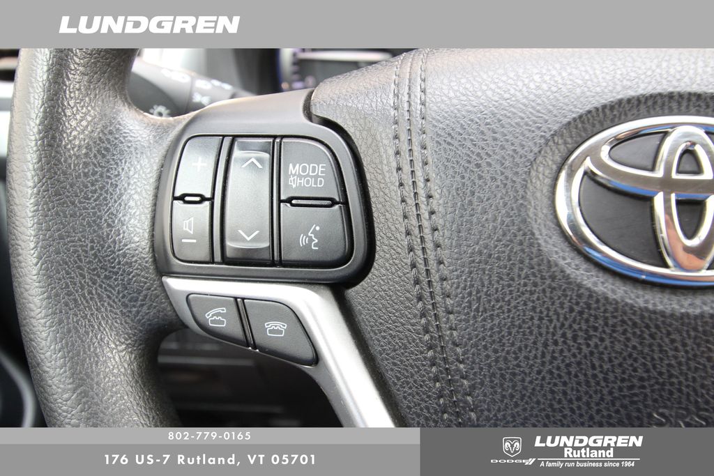 2015 Toyota Highlander LE Plus photo 14