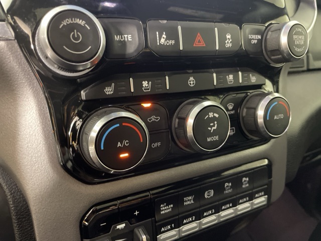 2022 Ram 3500 Laramie photo 32