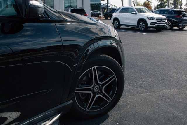 2025 Mercedes Benz GLE 350 4MATIC photo 3