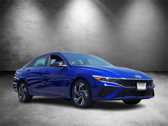 2025 Hyundai Elantra SEL Sport photo 3