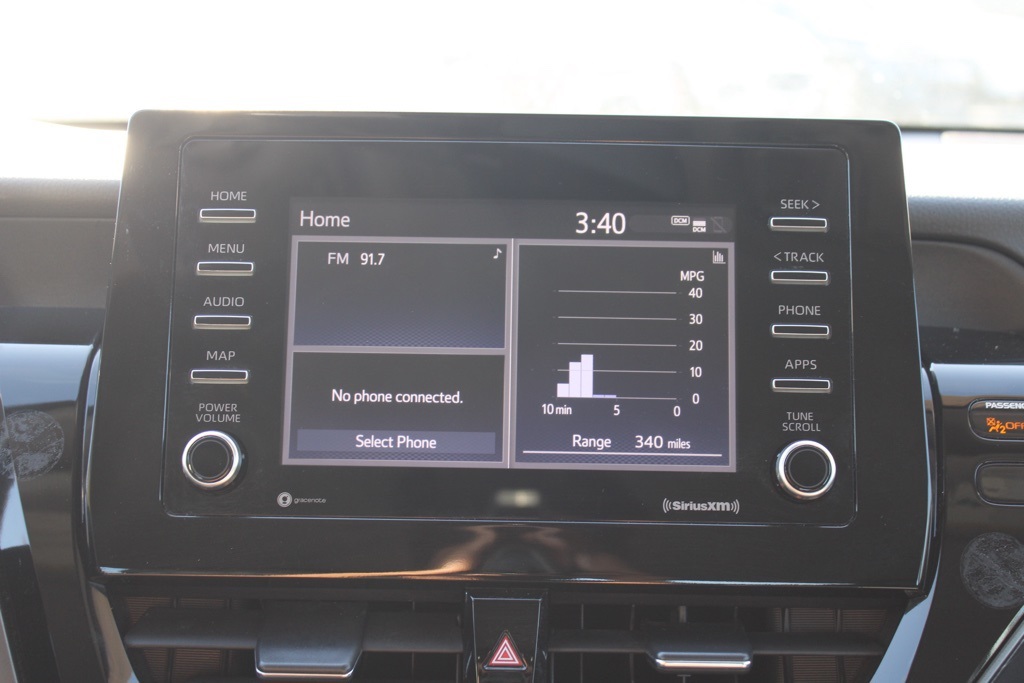 2022 Toyota Camry SE photo 4