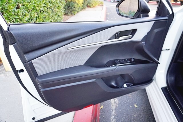 Used 2025 White Toyota SE image 21