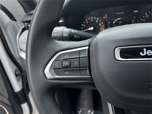 2023 Jeep Compass Latitude photo 10