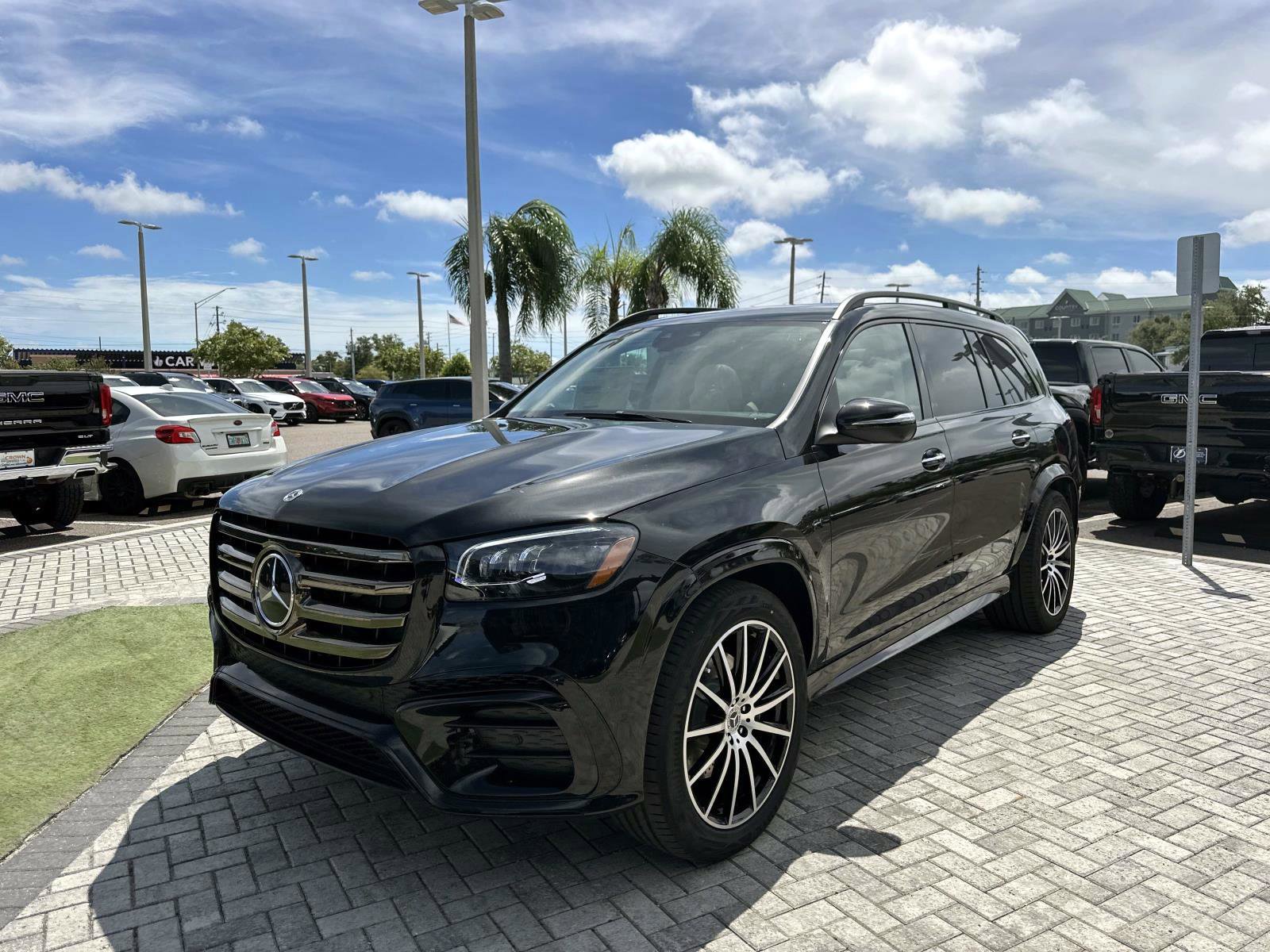 2026 Mercedes Benz GLS 450 4MATIC photo 5