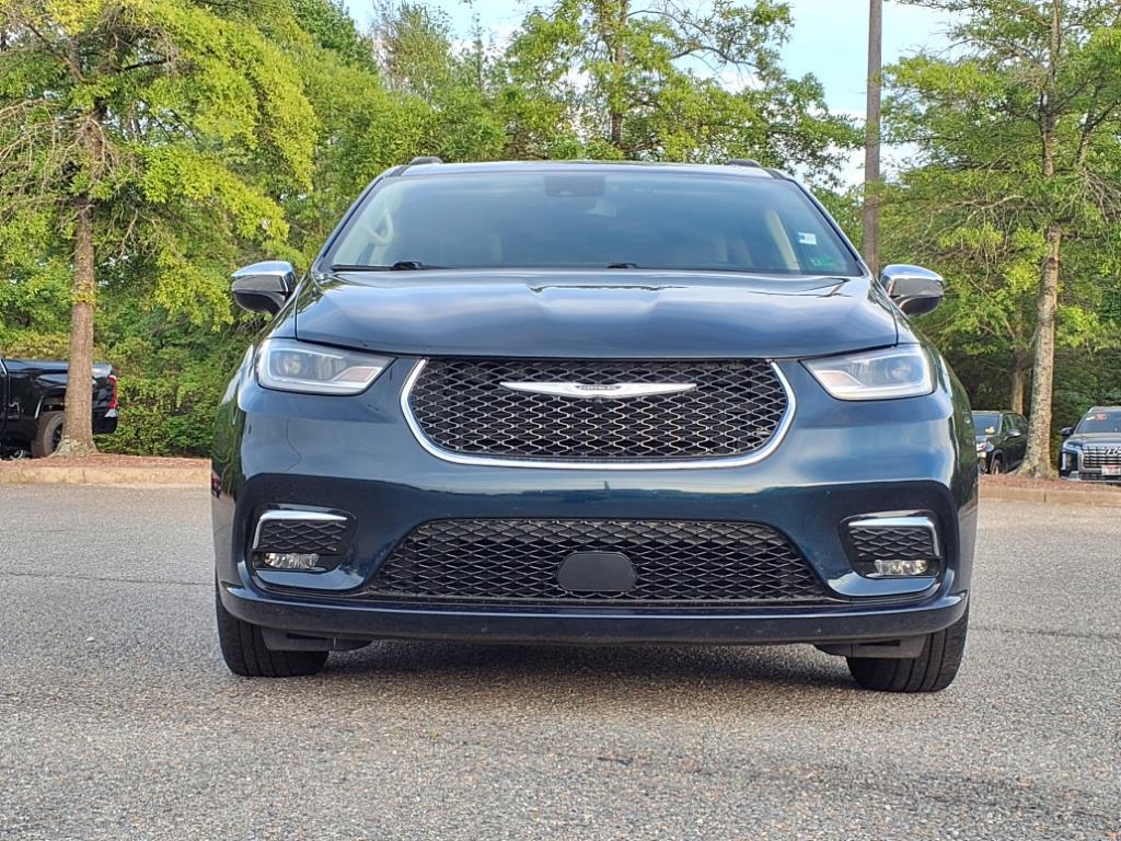 2023 Chrysler Pacifica Limited photo 3