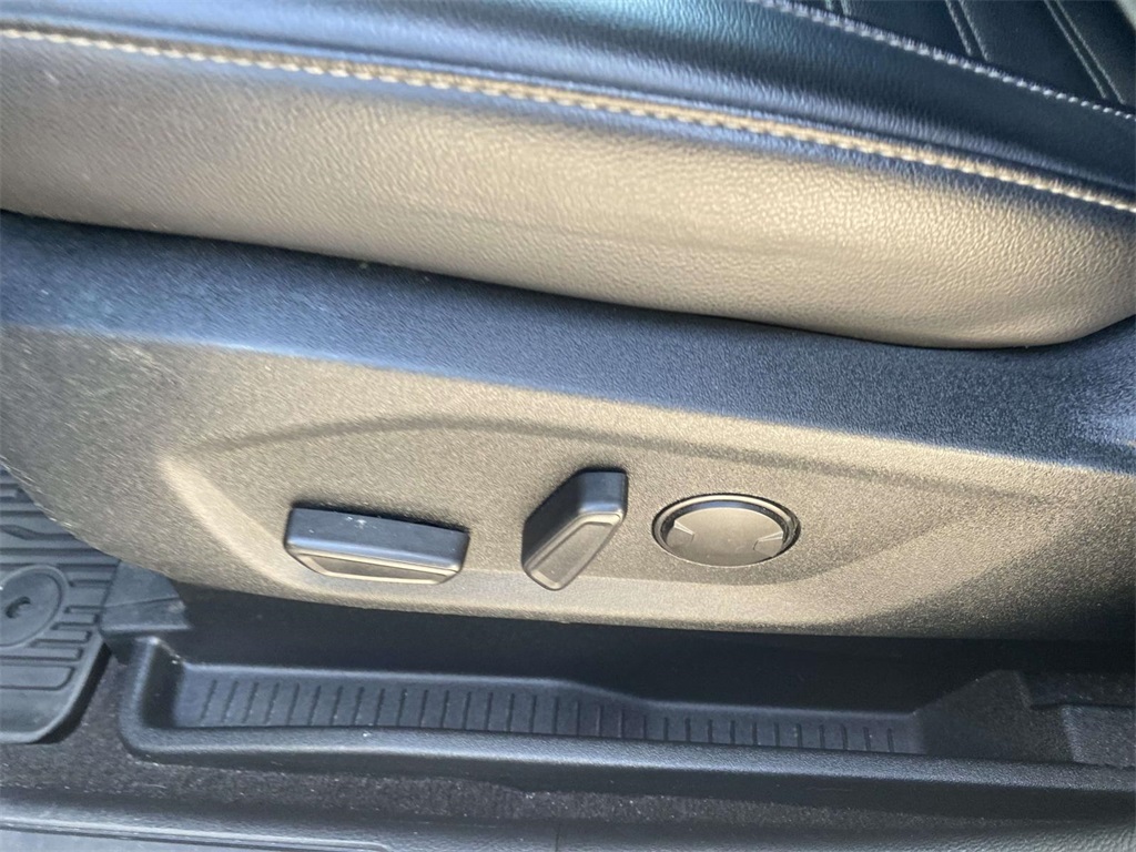 2020 Ford Edge SEL photo 11