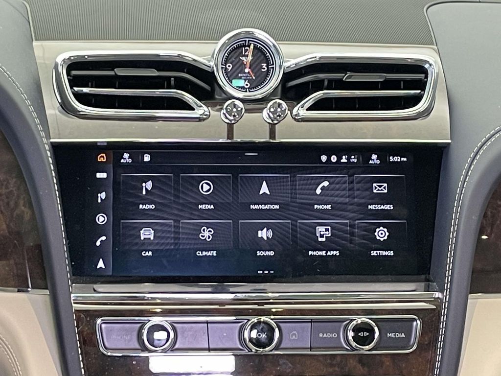 2022 Bentley Bentayga V8 photo 26