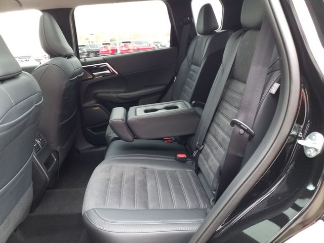 2025 Mitsubishi Outlander SE photo 21