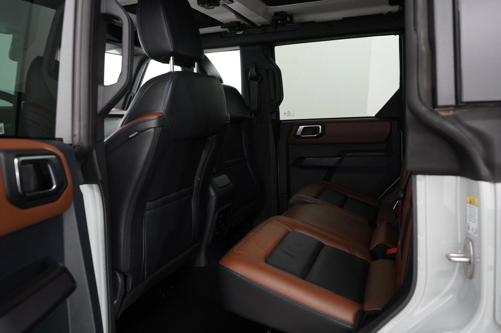 2024 Ford Bronco Outer Banks photo 17