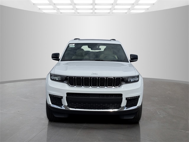 2025 Jeep Grand Cherokee Limited photo 2