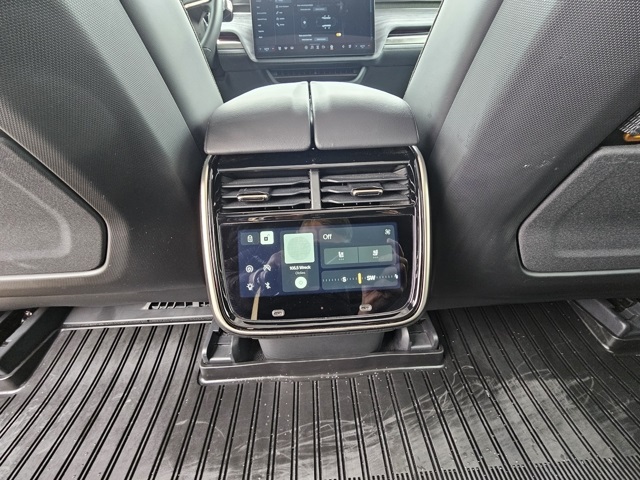2023 Rivian R1S Adventure photo 17
